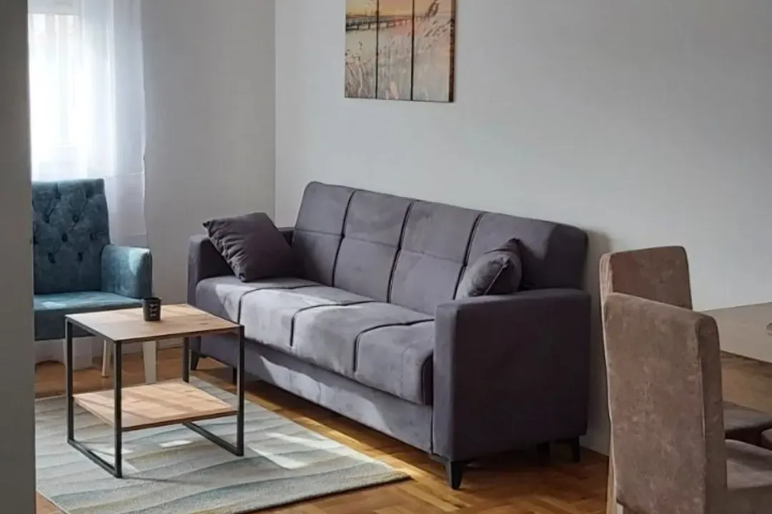 Izdavanje, jednosoban stan, 40m², Krivi Most, Podgorica
