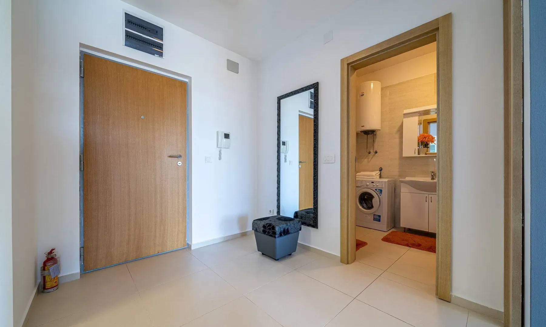 Prodaja, jednosoban stan, 75m², Pržno, Budva