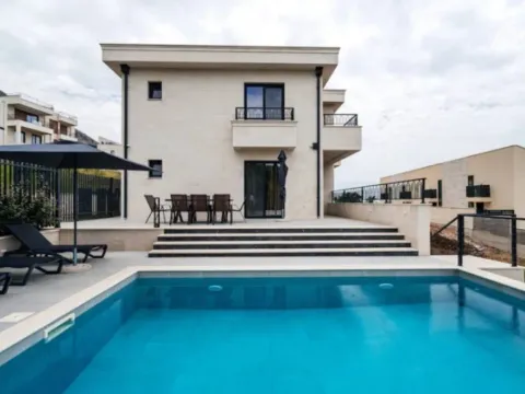 Sale, house, 318m², Blizikuće, Budva