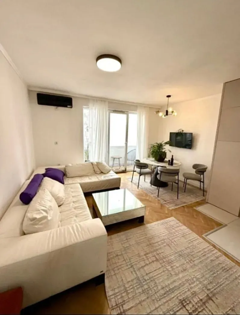 Izdavanje, dvosoban stan, 70m², Preko Morače, Podgorica