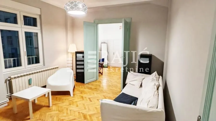 Izdavanje, trosoban stan, 60m², Savski Venac, Beograd