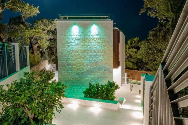Prodaja, kuća, 285m², Reževići, Budva