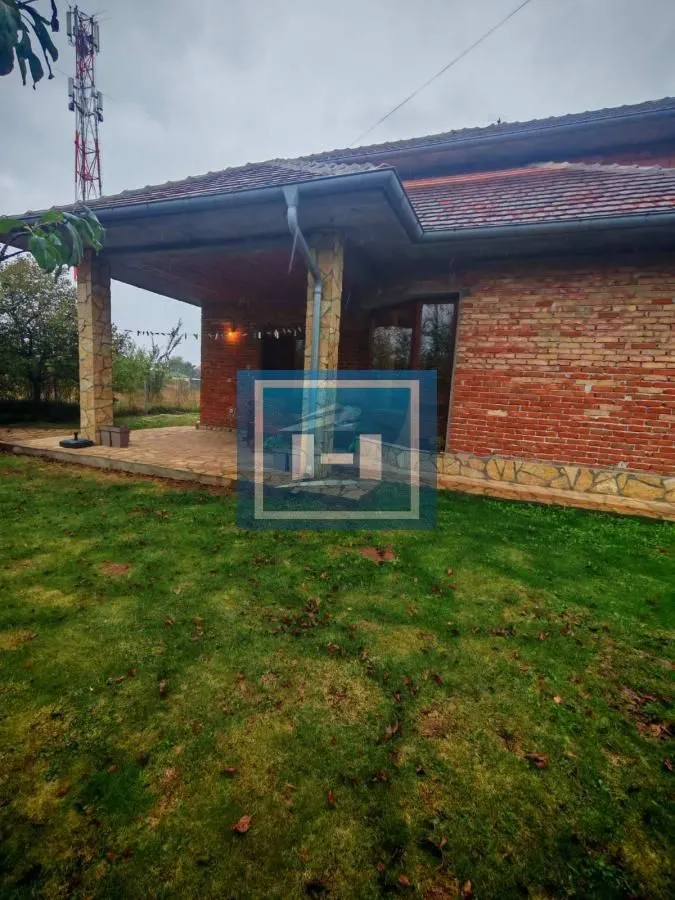 Prodaja, kuća, 204m², Gloždak, Paraćin