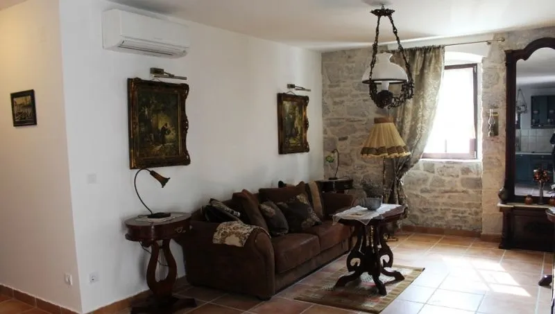 Sale, house, 385m², Strp, Kotor