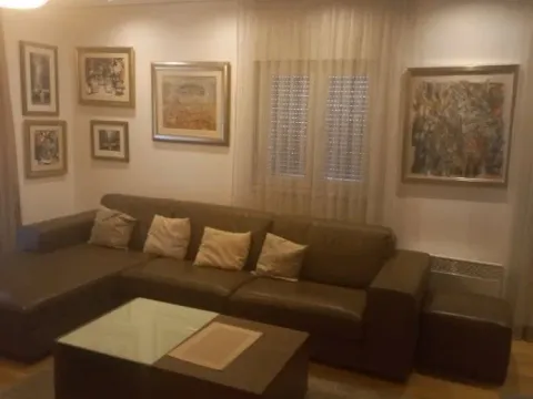 Izdavanje, stan, 117m², City Kvart, Podgorica - image 3