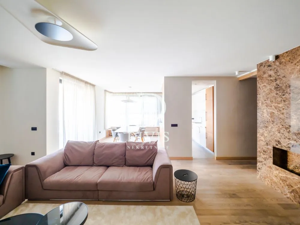 Izdavanje, četvorosoban stan, 132m², Vračar Hram, Vračar Sve Podlokacije