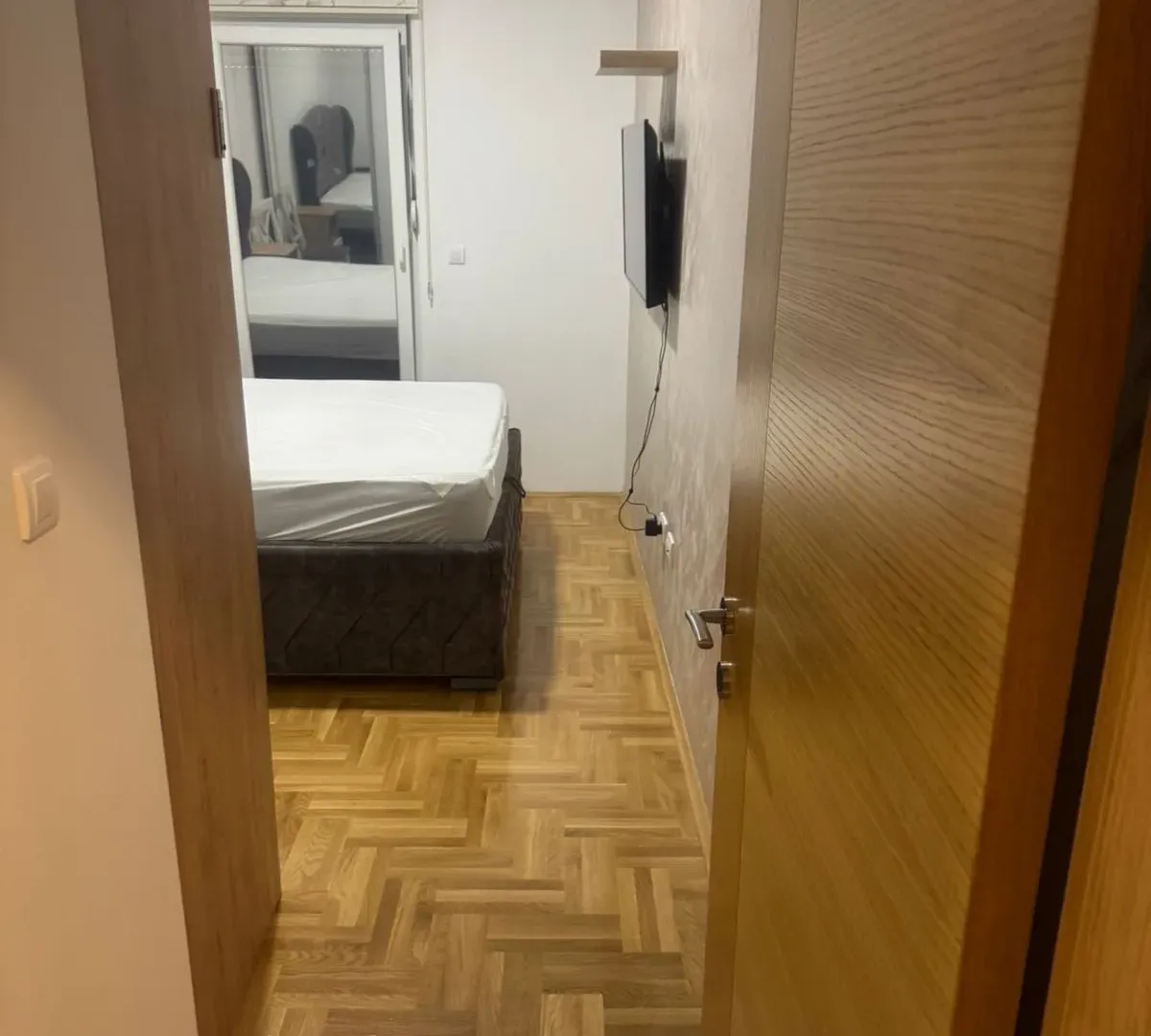 Izdavanje, jednosoban stan, 52m², Kava, Tivat