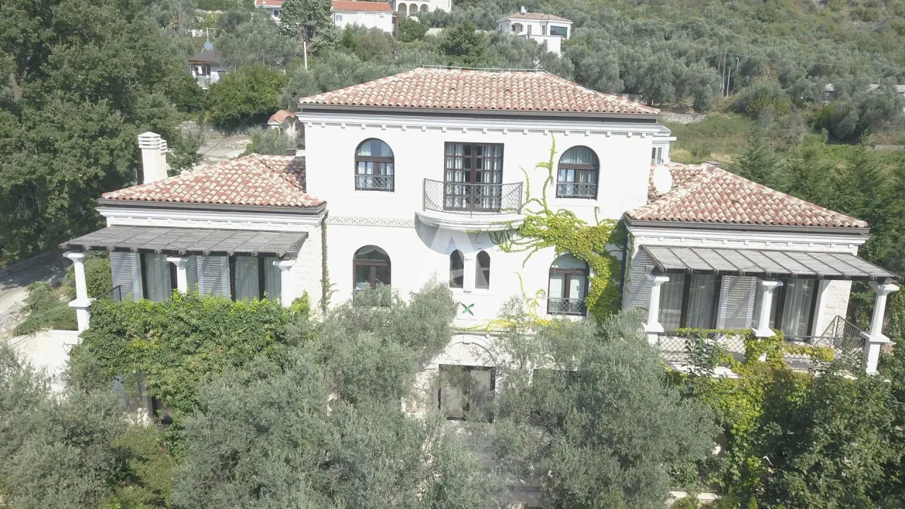 Prodaja, kuća, 550m², Reževići, Budva