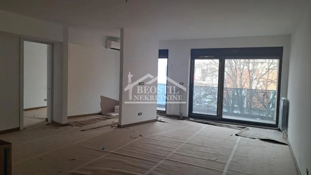 Sale, three bedroom apartment, 83m², Kalenić Pijaca, Vračar Sve Podlokacije