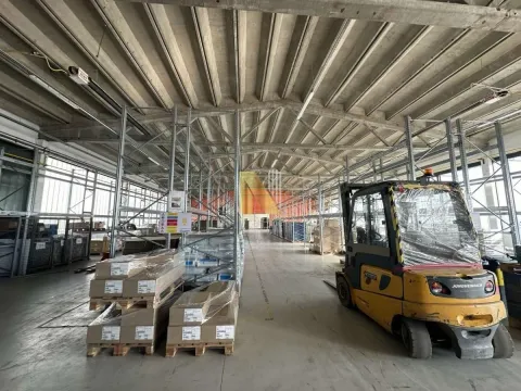 Izdavanje, poslovni prostor, 500m², Klisa, Novi Sad Sve Podlokacije - image 2