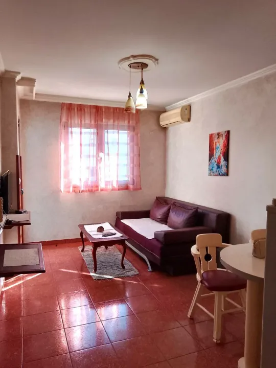 Izdavanje, jednosoban stan, 35m², Rozino, Budva