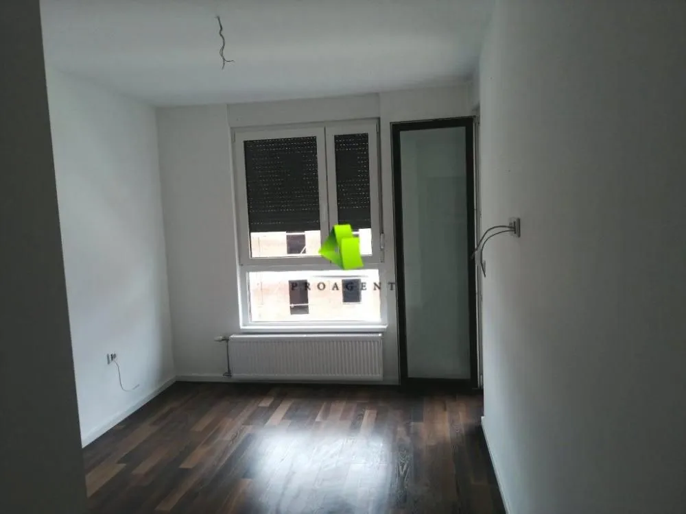 Rent, office space, 60m², Pantelej, Niš