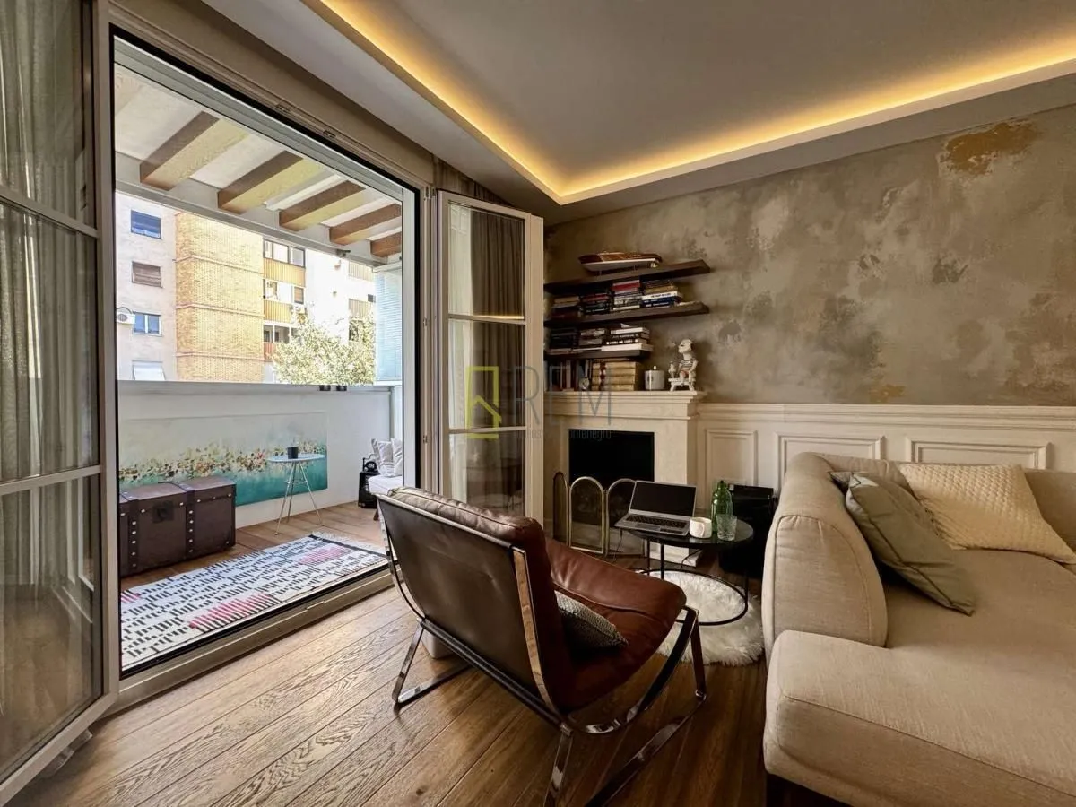 Prodaja, trosoban stan, 130m², Centar, Podgorica