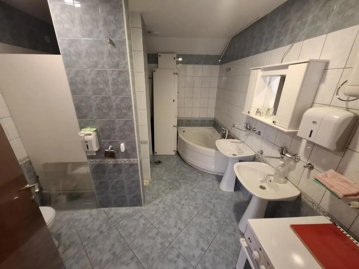 Prodaja, stan, 220m², Centar, Novi Sad