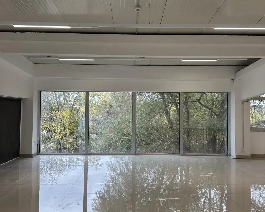 Izdavanje, poslovni prostor, 530m², Crveni Krst, Niš