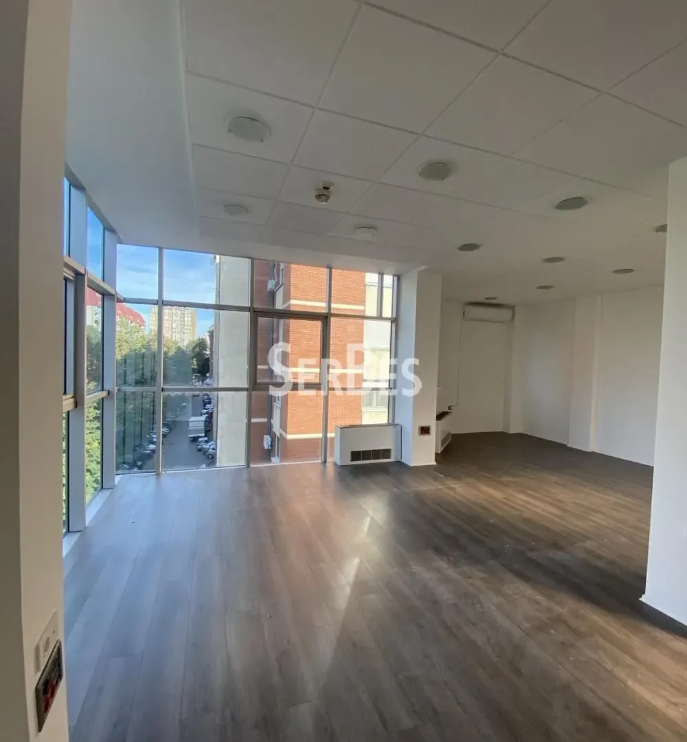Izdavanje, poslovni prostor, 352m², Bulevar Oslobodjenja, Novi Sad Sve Podlokacije