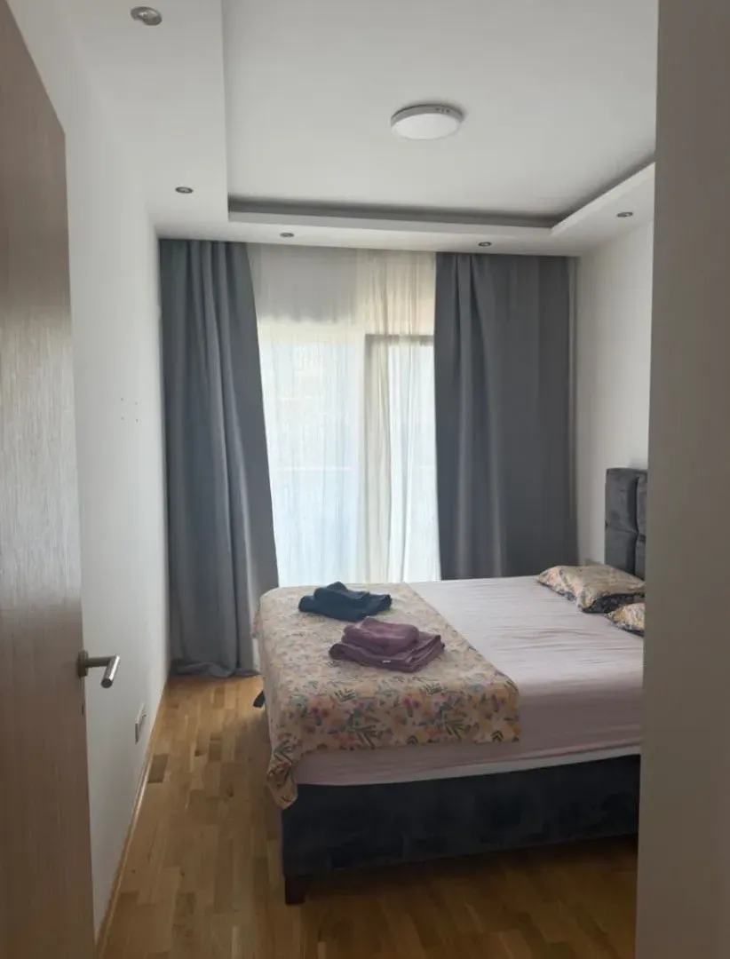 Rent, one bedroom apartment, 43m², Bijeli Do, Budva