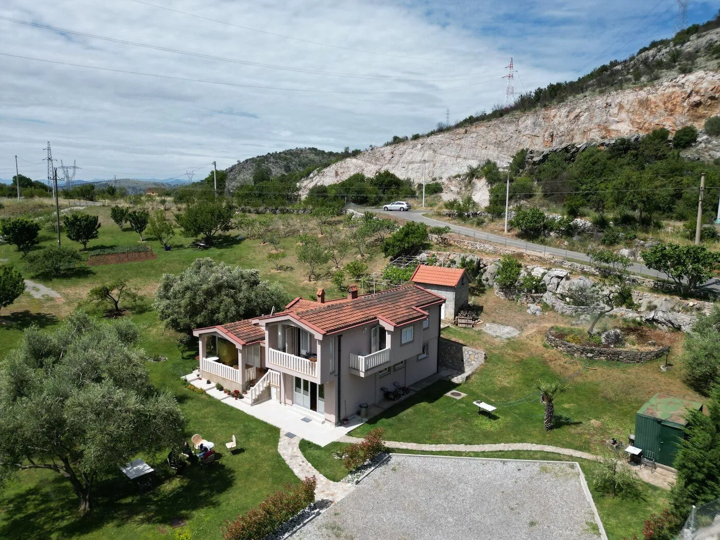 Prodaja, kuća, 180m², Zlatica, Podgorica