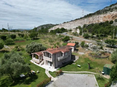Sale, house, 180m², Zlatica, Podgorica - image 3