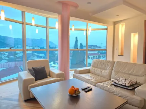 Rent, two bedroom apartment, 86m², Budva, Crna Gora - image 16