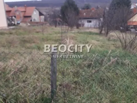 Zemljište in Sremčica