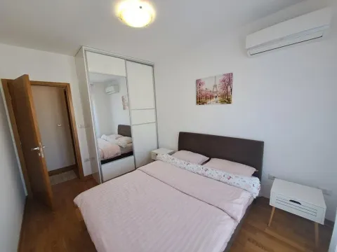 Izdavanje, dvosoban stan, 70m², City Kvart, Podgorica - image 6