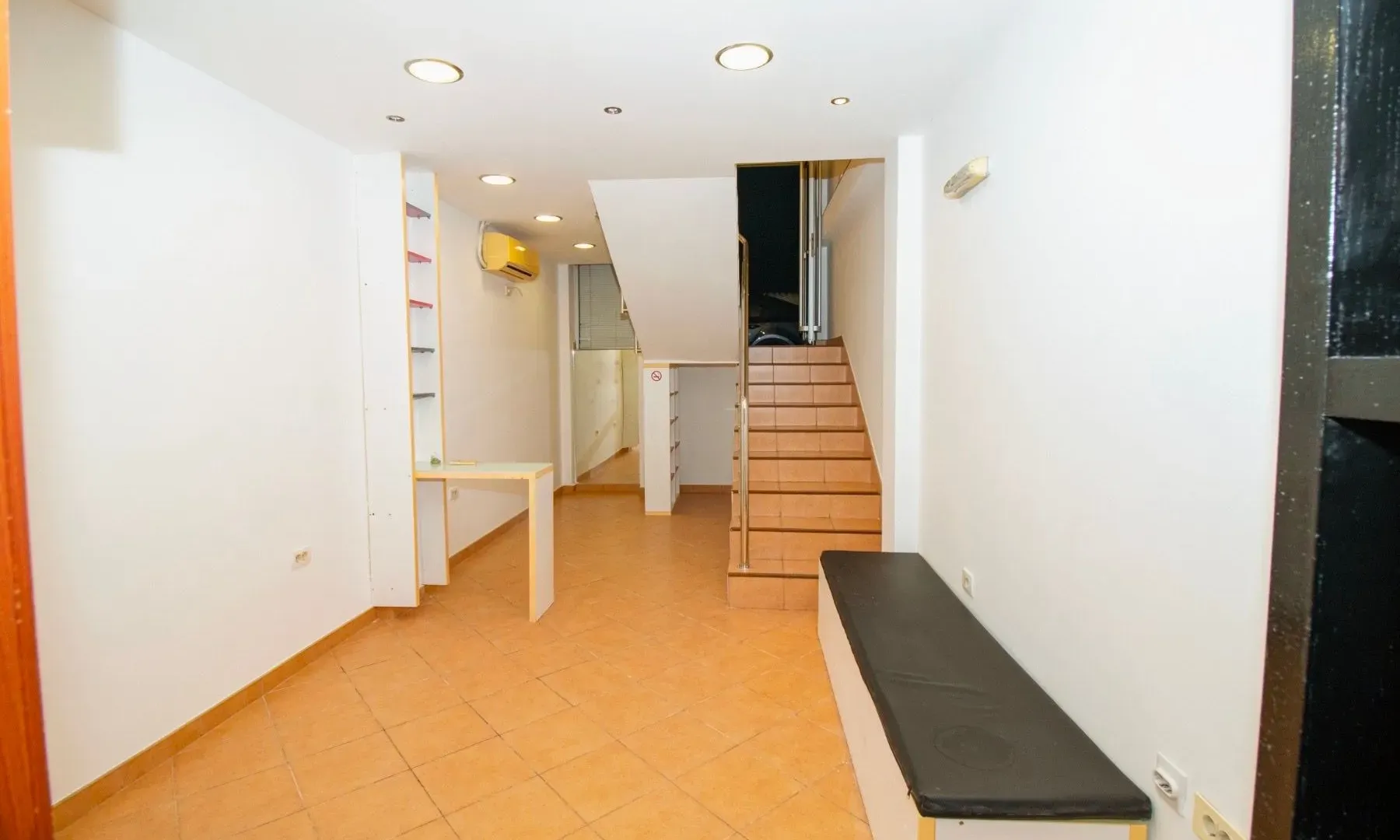 Izdavanje, garsonjera, 46m², Centar, Podgorica