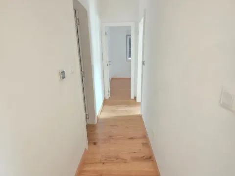 Prodaja, dvosoban stan, 59m², Centar, Kolašin - image 4