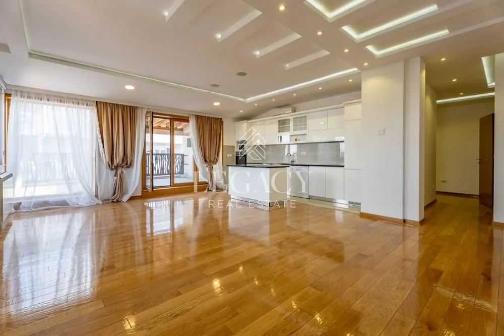 Prodaja, četvorosoban stan, 140m², Šumice, Beograd