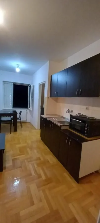 Izdavanje, jednosoban stan, 40m², Centar, Niš
