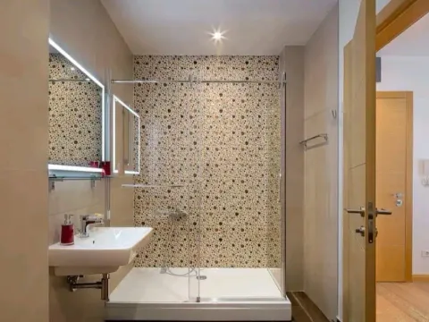 Sale, two bedroom apartment, 75m², Bulevar, Budva - image 6