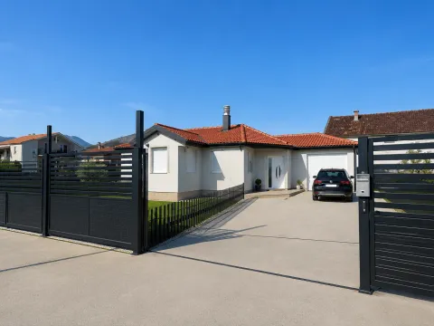 Izdavanje, kuća, 170m², Zagorič, Podgorica - image 2