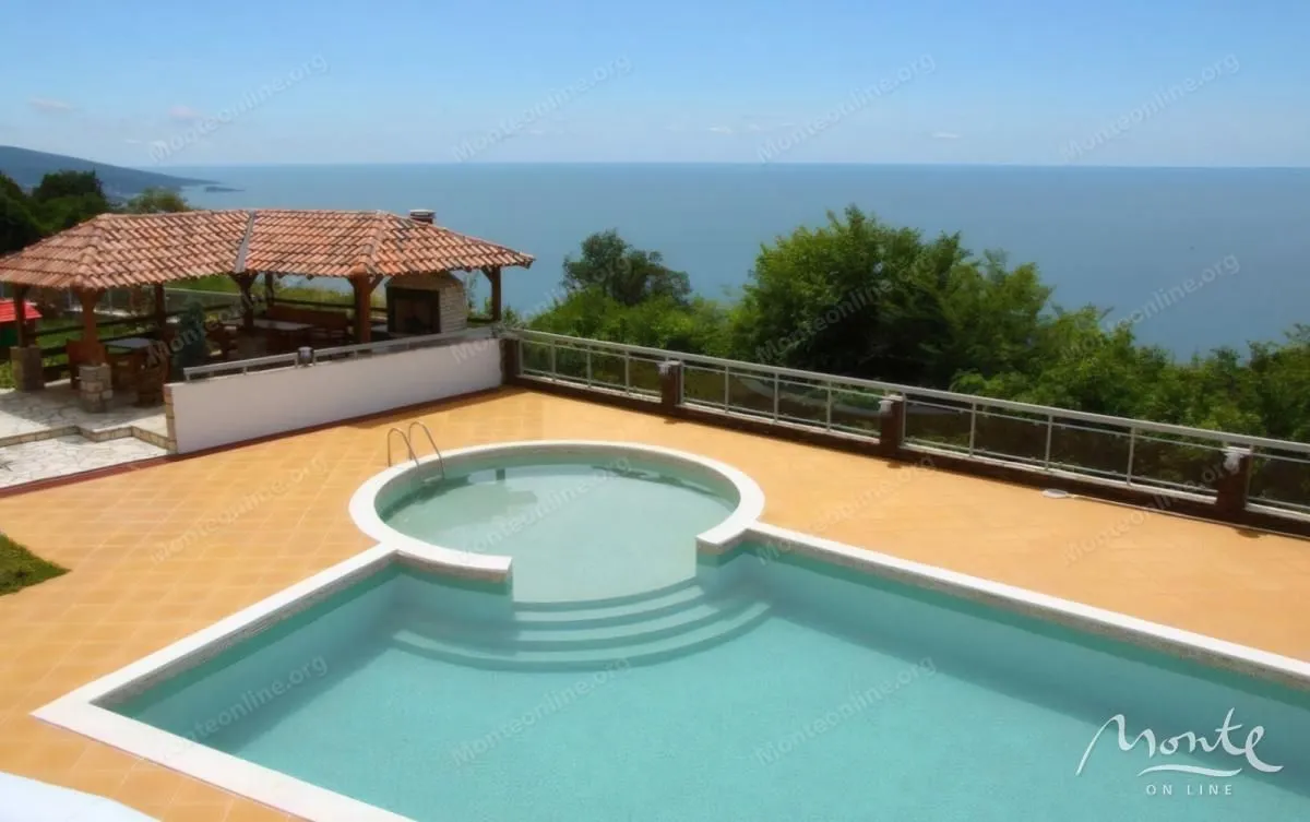 Sale, three bedroom apartment, 241m², Dobre Vode, Bar