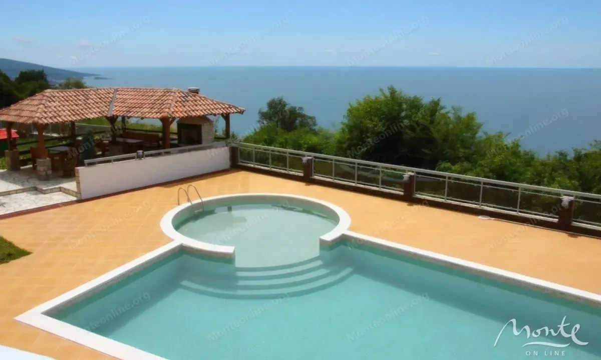 Prodaja, trosoban stan, 241m², Dobre Vode, Bar