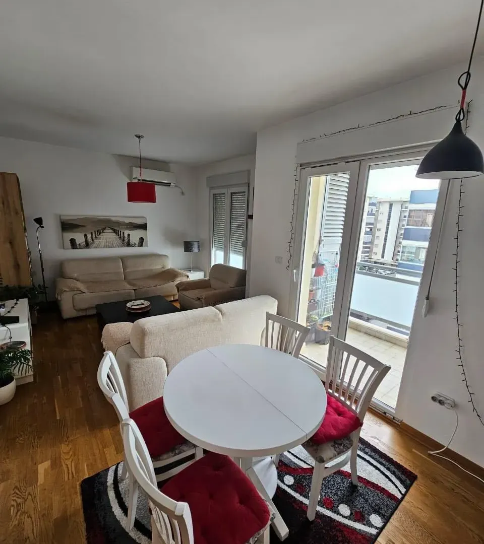 Izdavanje, jednosoban stan, 50m², City Kvart, Podgorica