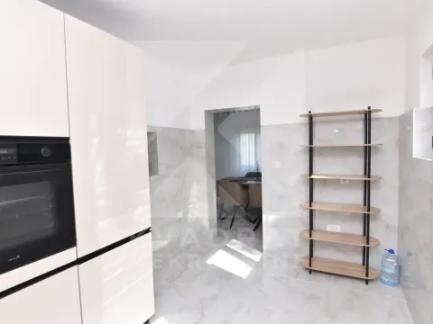 Rent, house, 130m², Zlatica, Podgorica - image 9