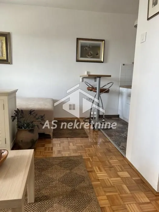 Rent, one bedroom apartment, 33m², Stari Grad, Beograd