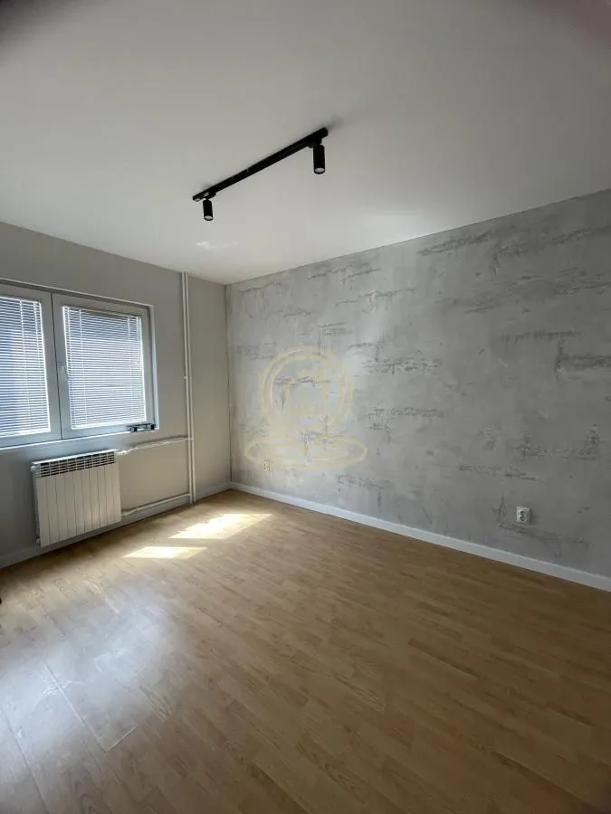 Izdavanje, četvorosoban stan, 120m², Pantelej, Niš