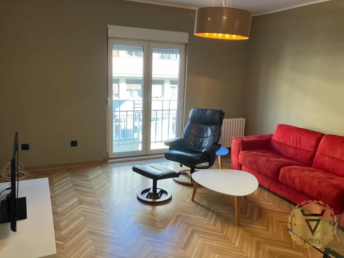 Rent, three bedroom apartment, 80m², Vračar Sve Podlokacije, Beograd