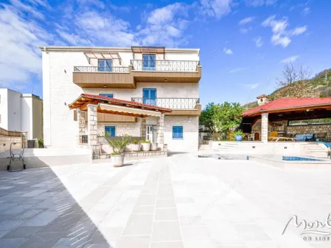 Prodaja, kuća, 240m², Tivat, Crna Gora - image 2