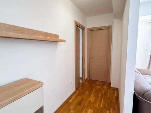 Rent, one bedroom apartment, 80m², Centar, Budva - image 9