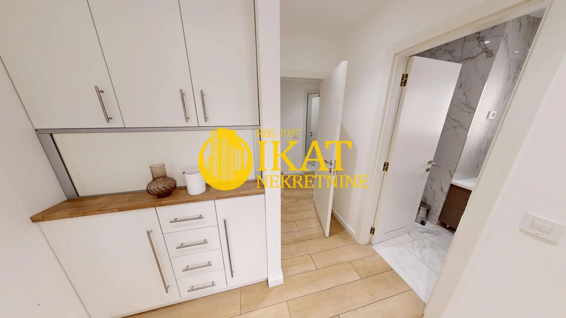 Sale, four bedroom apartment, 124m², Novi Beograd Blok 65, Novi Beograd Sve Podlokacije