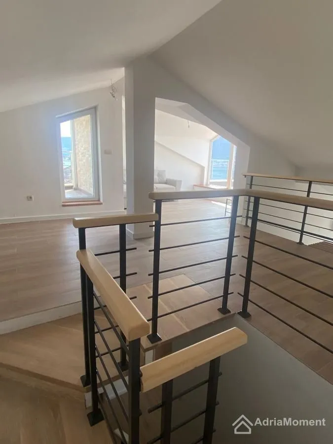 Prodaja, četvorosoban stan, 171m², Dobrota, Kotor