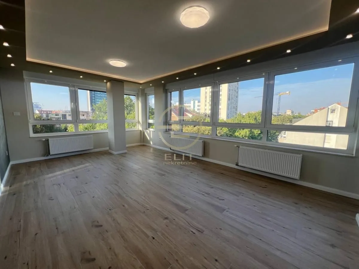 Rent, office space, 101m², Centar, Novi Sad