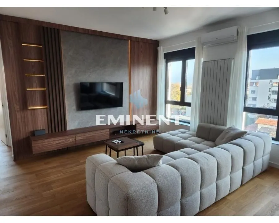 Izdavanje, trosoban stan, 85m², Stari Grad, Beograd