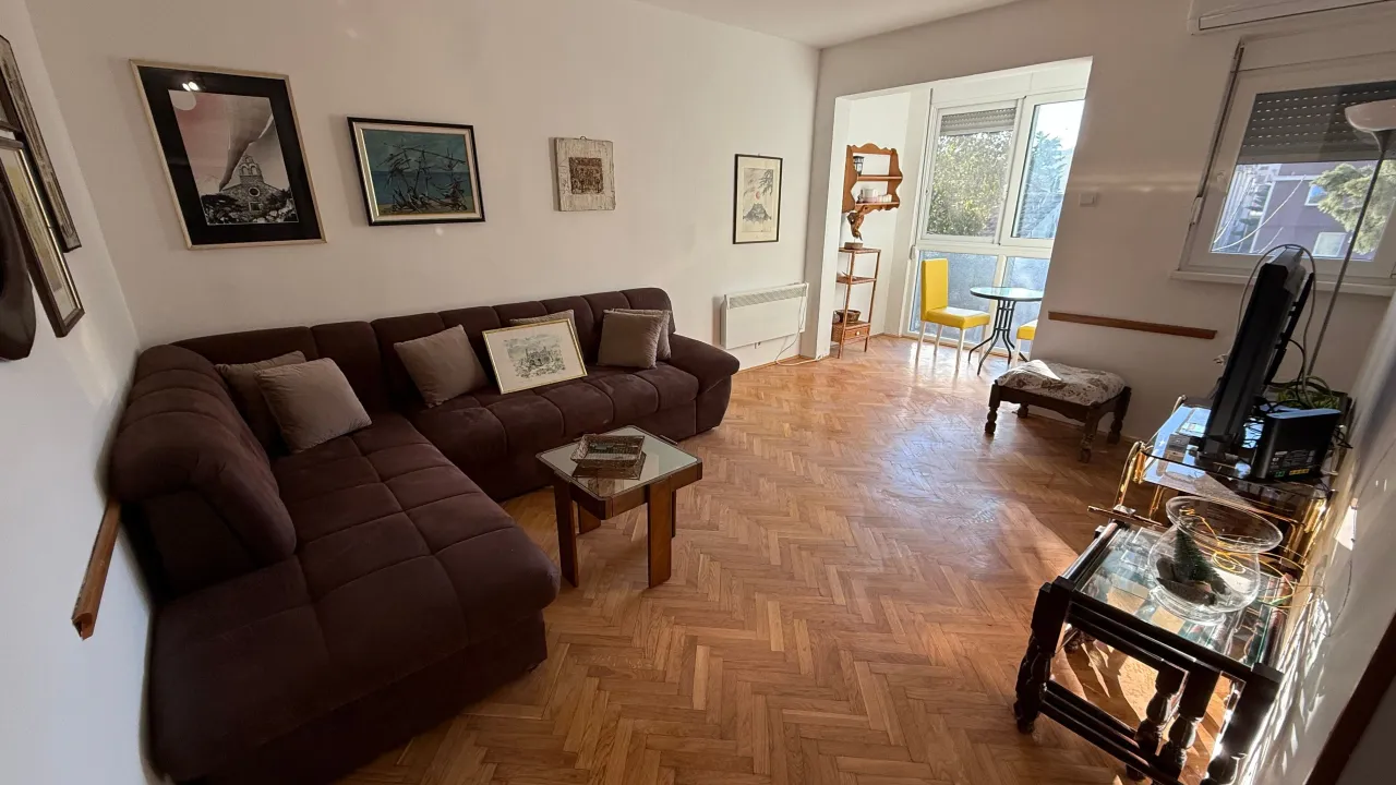 Izdavanje, dvosoban stan, 63m², Golubovina, Budva