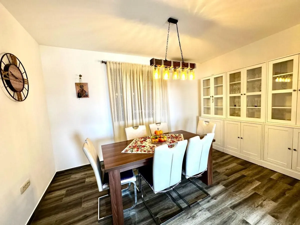 Sale, house, 173m², Kotor, Crna Gora