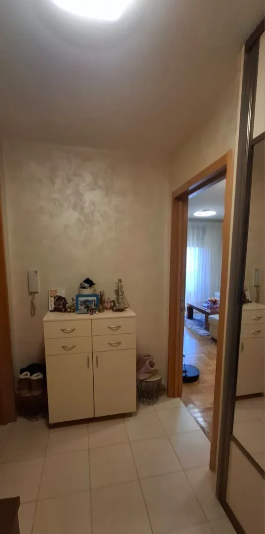 Prodaja, trosoban stan, 67m², Stari Aerodrom, Podgorica