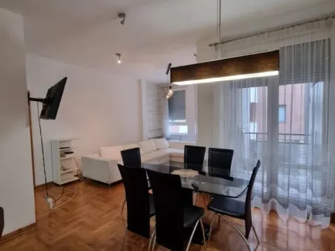 Izdavanje, trosoban stan, 73m², Vračar Sve Podlokacije, Beograd - image 4