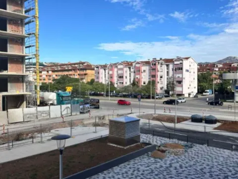 Sale, two bedroom apartment, 70m², Stari Aerodrom, Podgorica - image 7